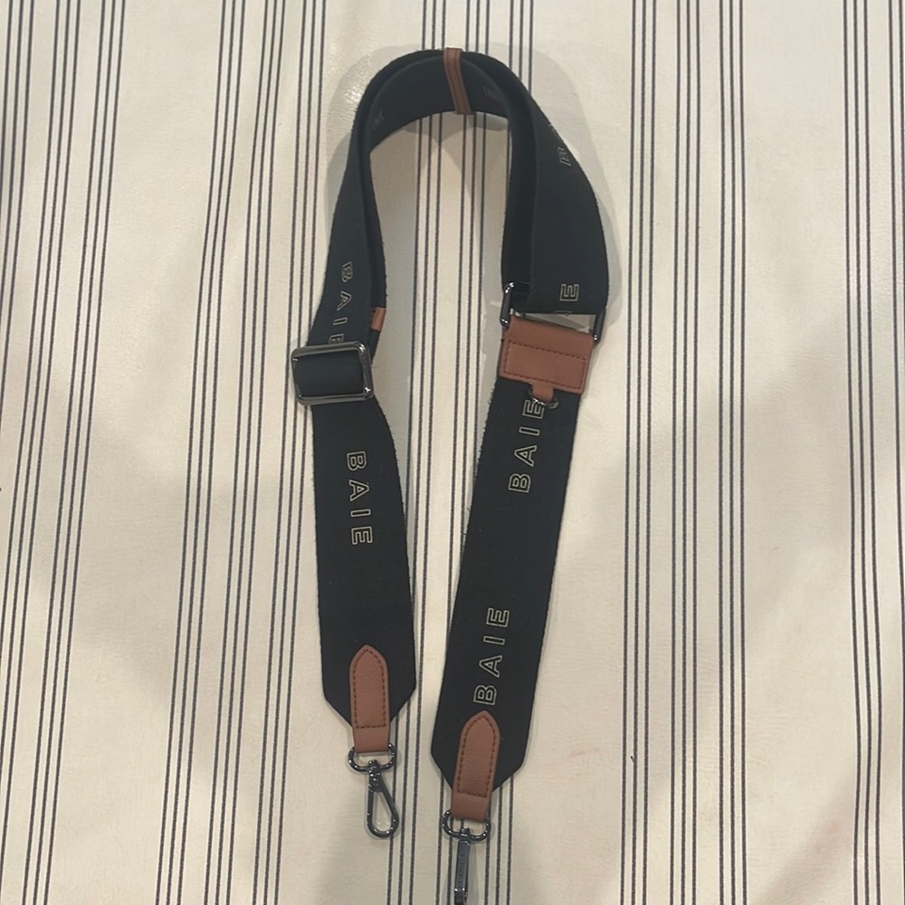 Mina Baie | Baie Strap | Terra Gunmetal (Vegan leather)